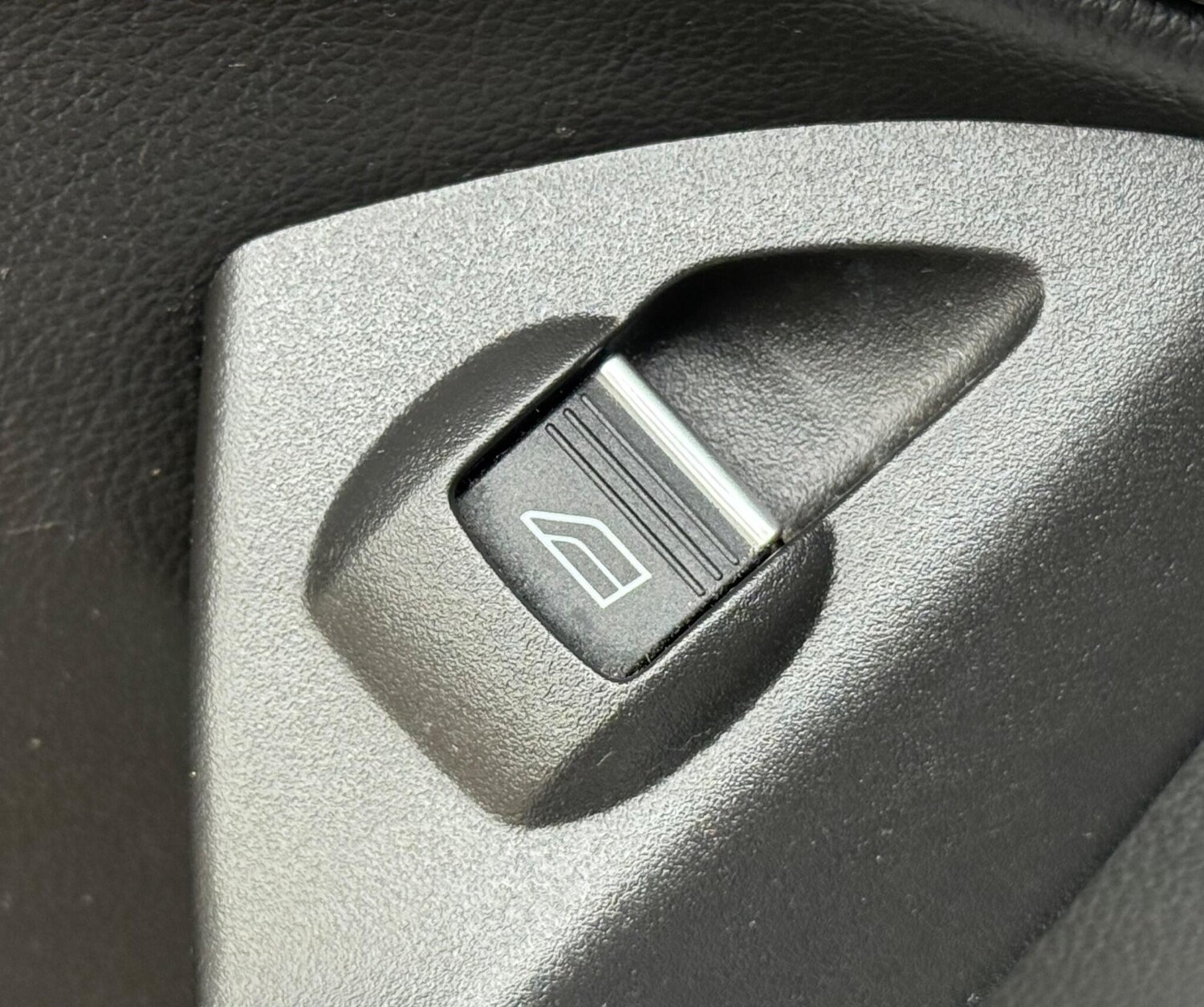 Used Ford Kuga 2015 for sale - 76557776: Photo 39