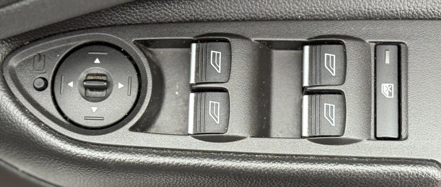 Used Ford Kuga 2015 for sale - 76557776: Photo 44