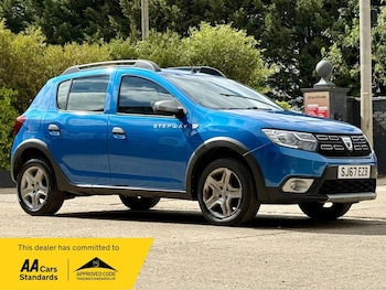 Used Dacia Sandero Stepway 2017 for sale - 79301596: Photo