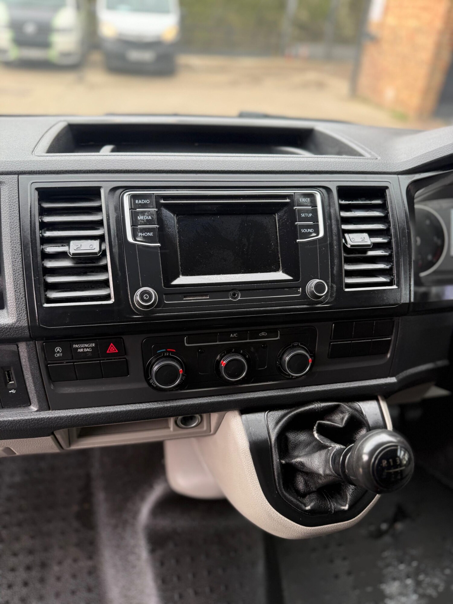 Used Volkswagen Transporter 2018 for sale - 77904295: Photo 12