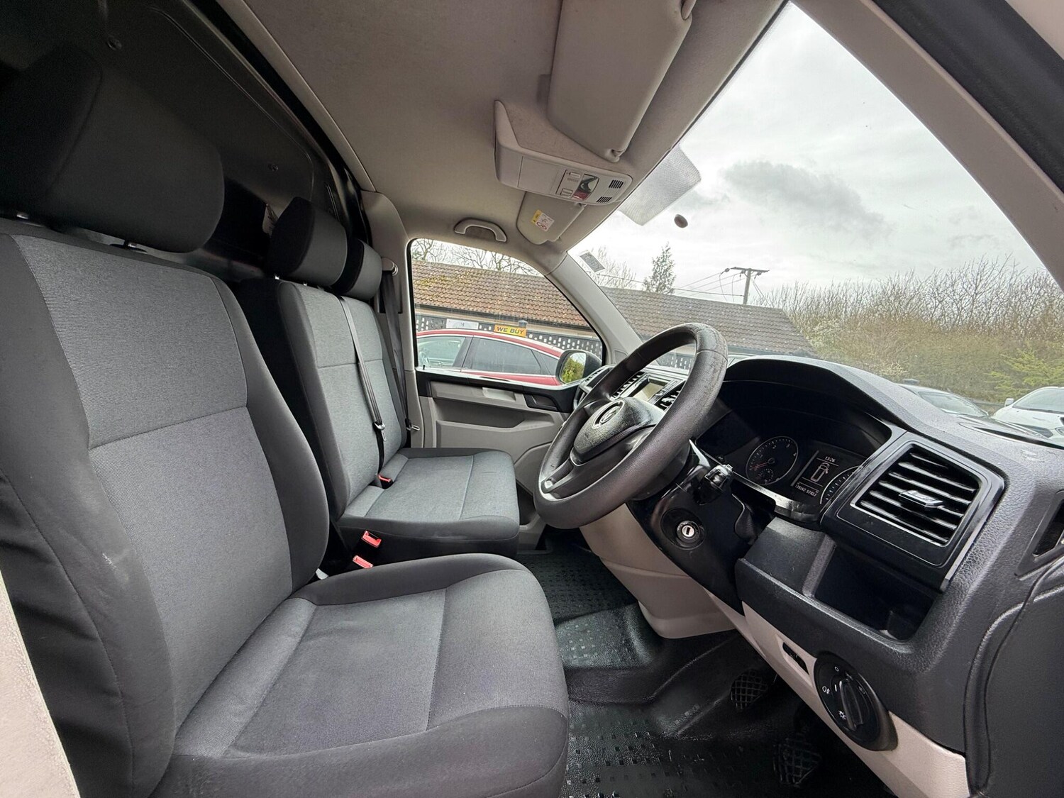 Used Volkswagen Transporter 2018 for sale - 77904295: Photo 5