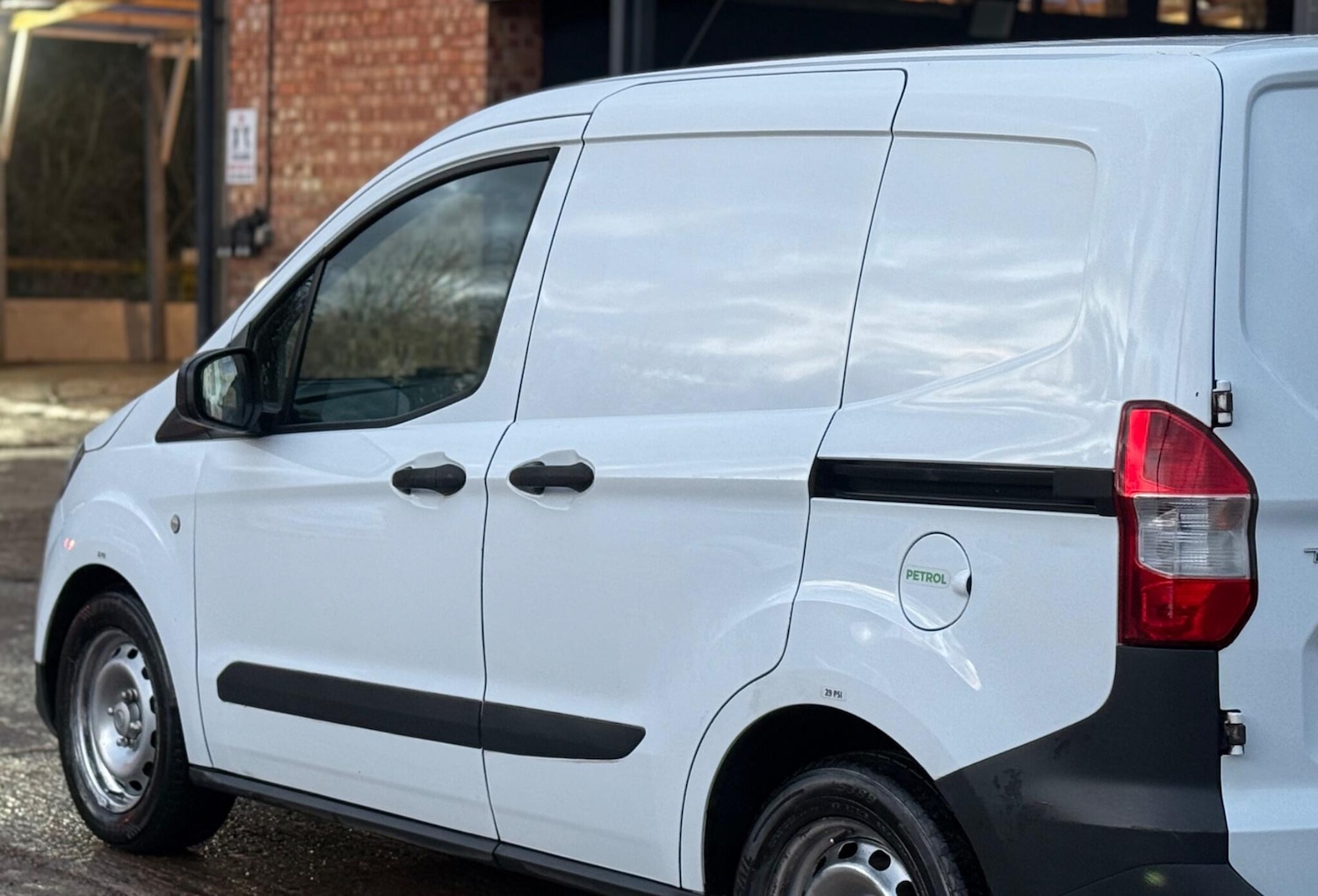Used Ford Transit Courier 2020 for sale - 77128691: Photo 30