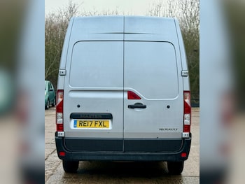 Renault Master feature image
