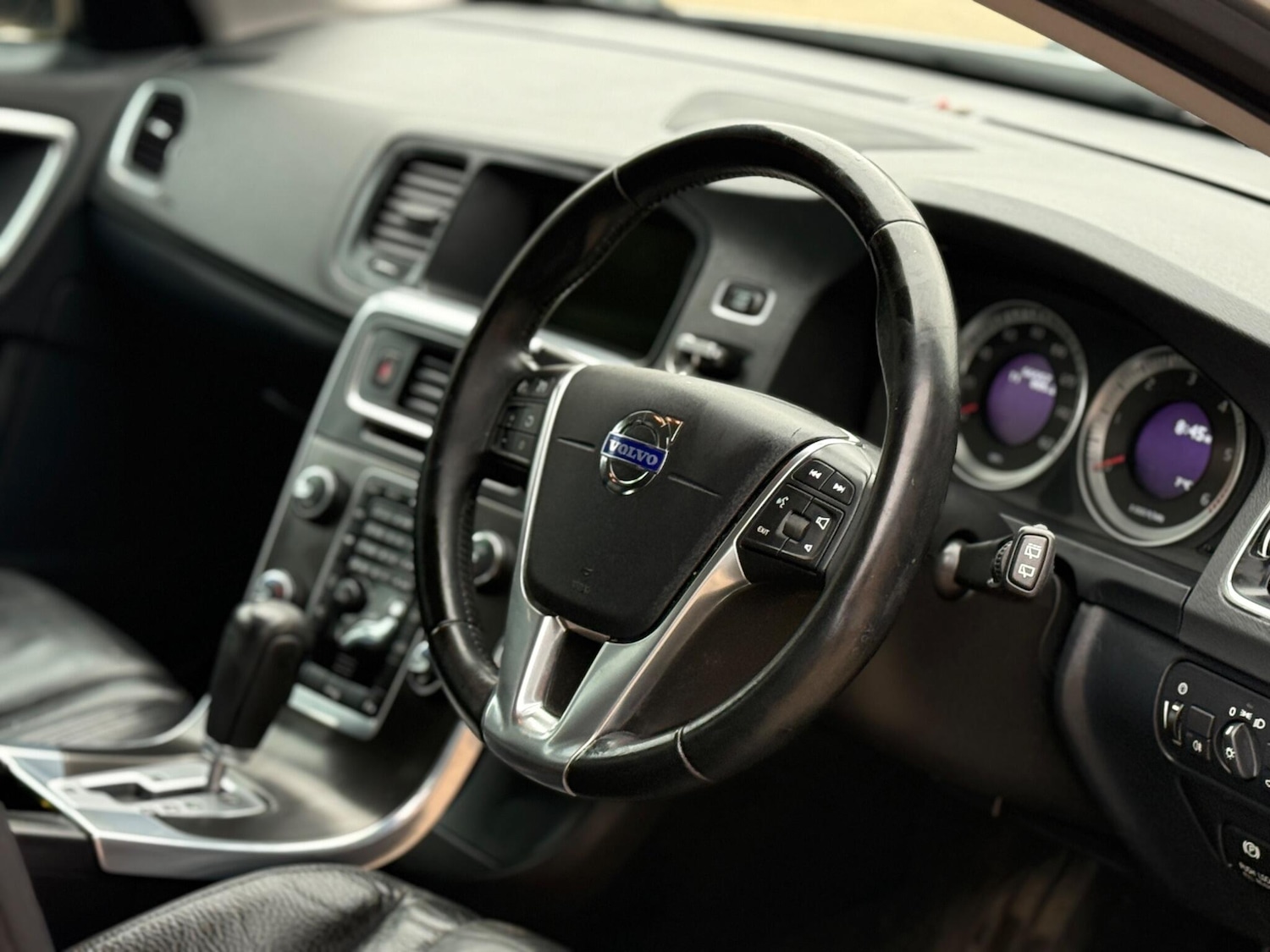 Used Volvo V60 2012 for sale - 77775297: Photo 13