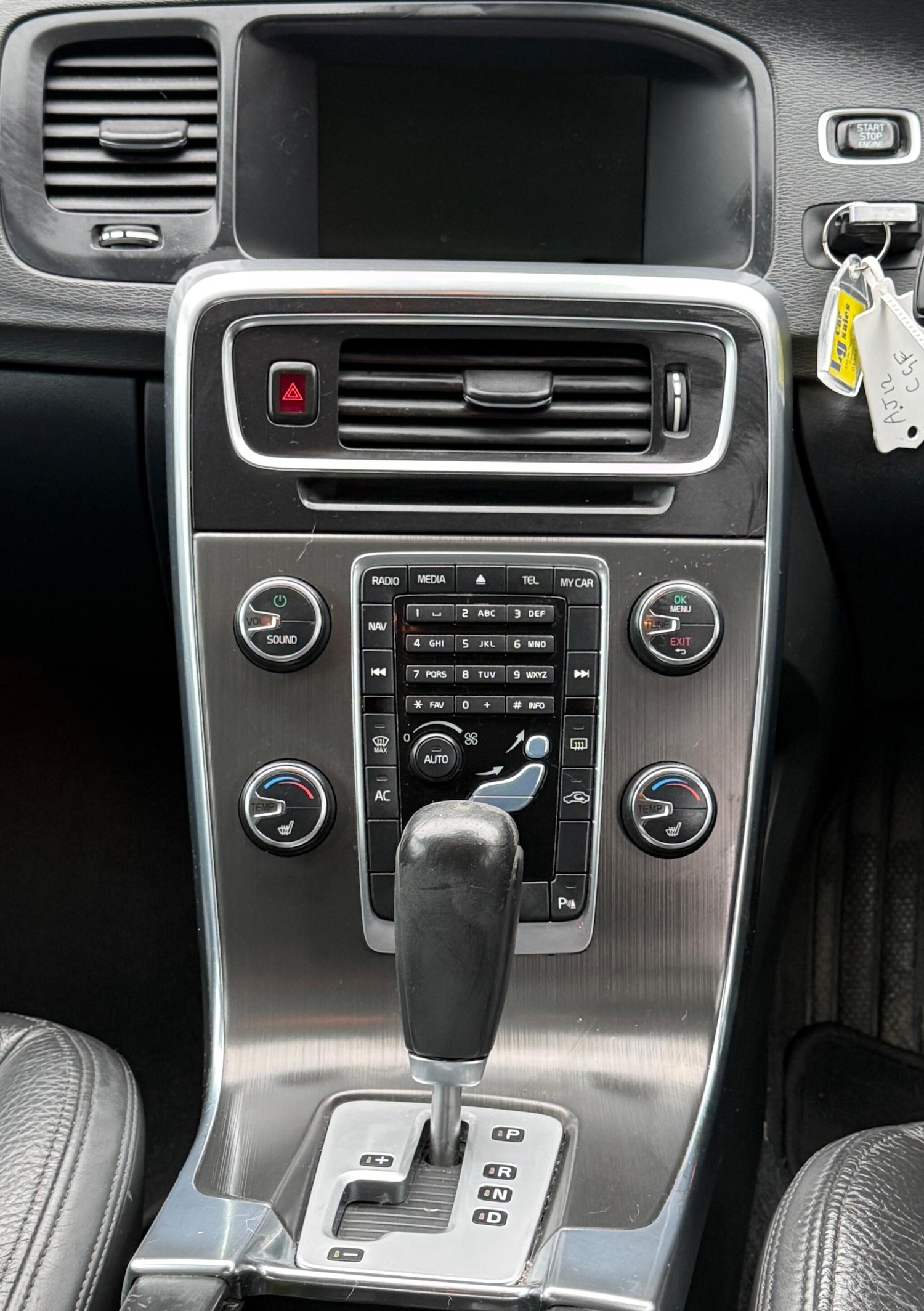 Used Volvo V60 2012 for sale - 77775297: Photo 19