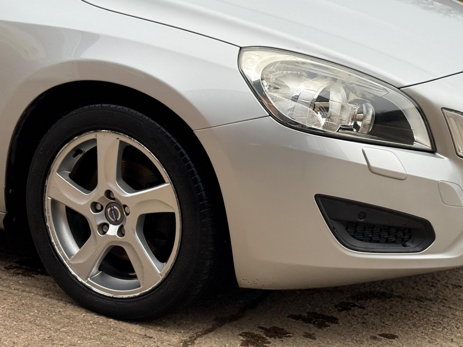 Used Volvo V60 2012 for sale - 77775297: Photo 21