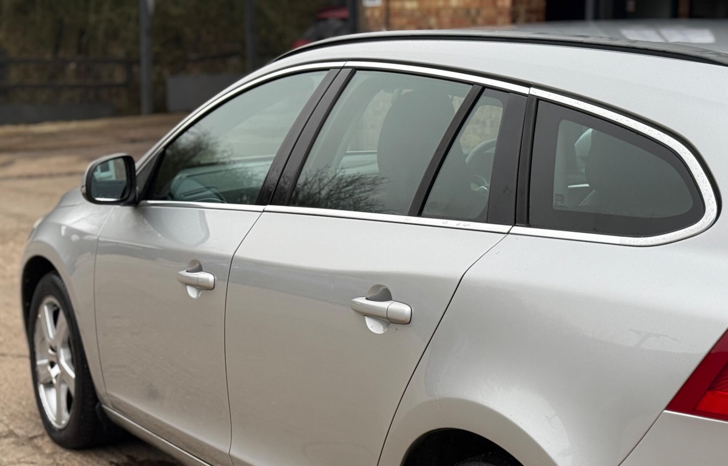 Used Volvo V60 2012 for sale - 77775297: Photo 28