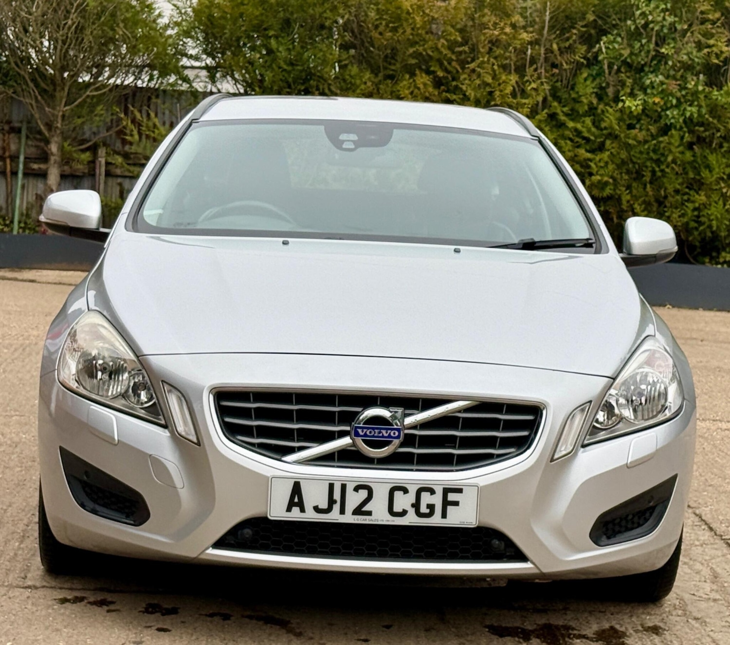 Used Volvo V60 2012 for sale - 77775297: Photo 3