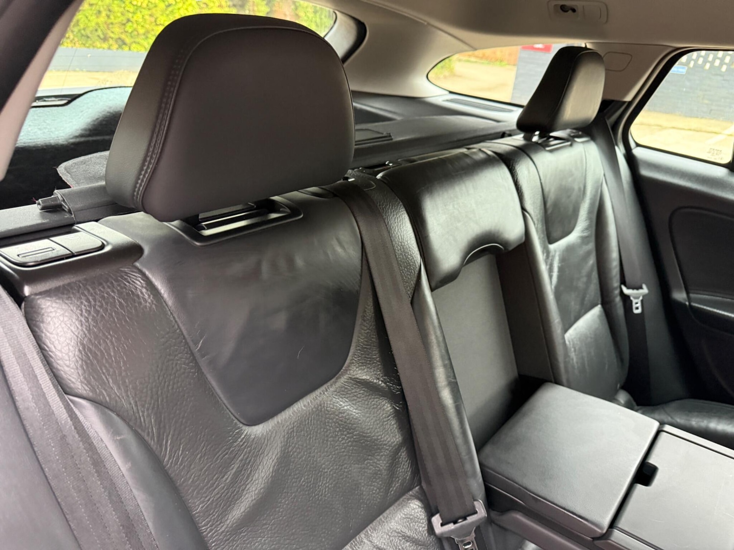 Used Volvo V60 2012 for sale - 77775297: Photo 39