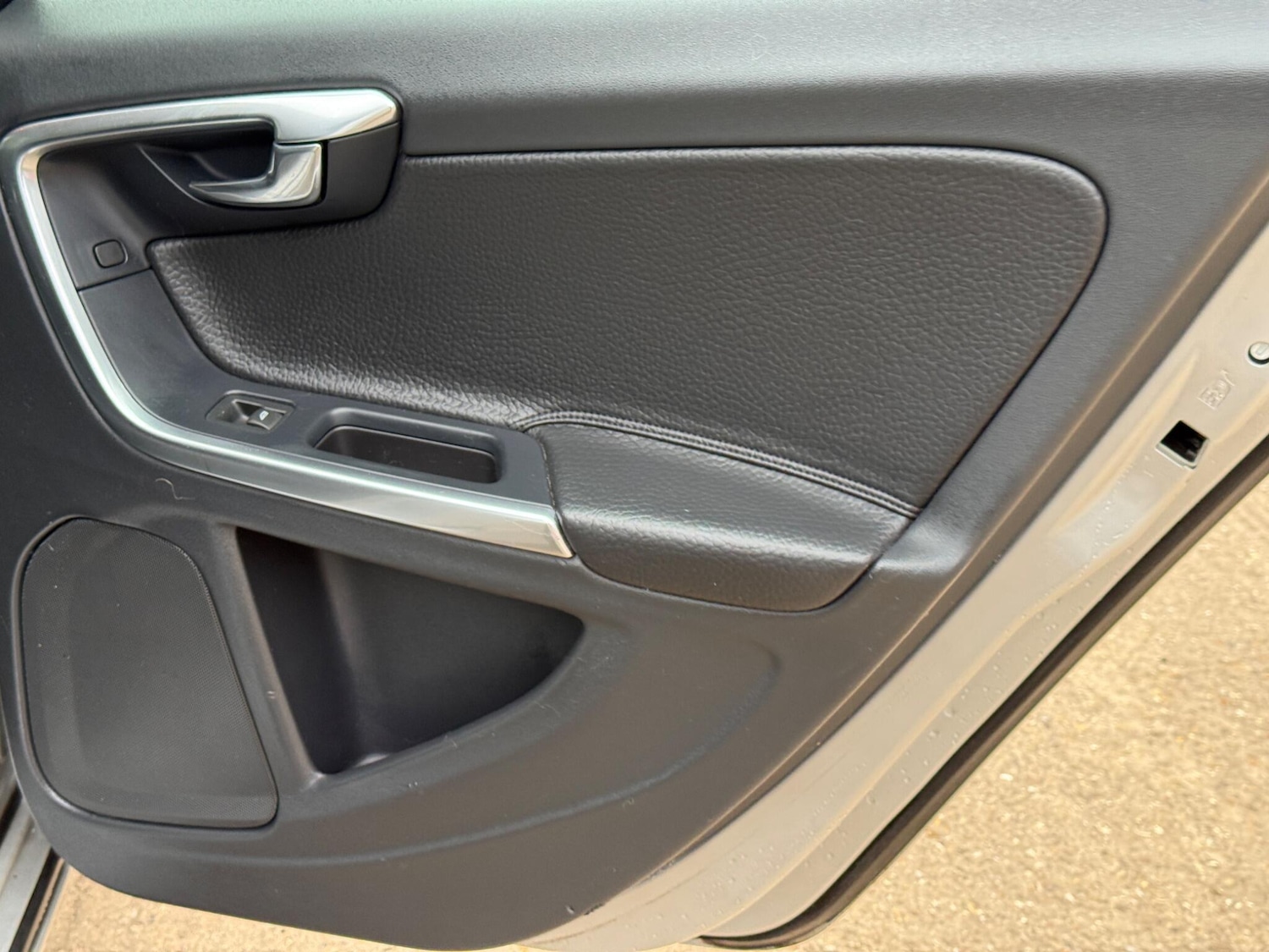 Used Volvo V60 2012 for sale - 77775297: Photo 40