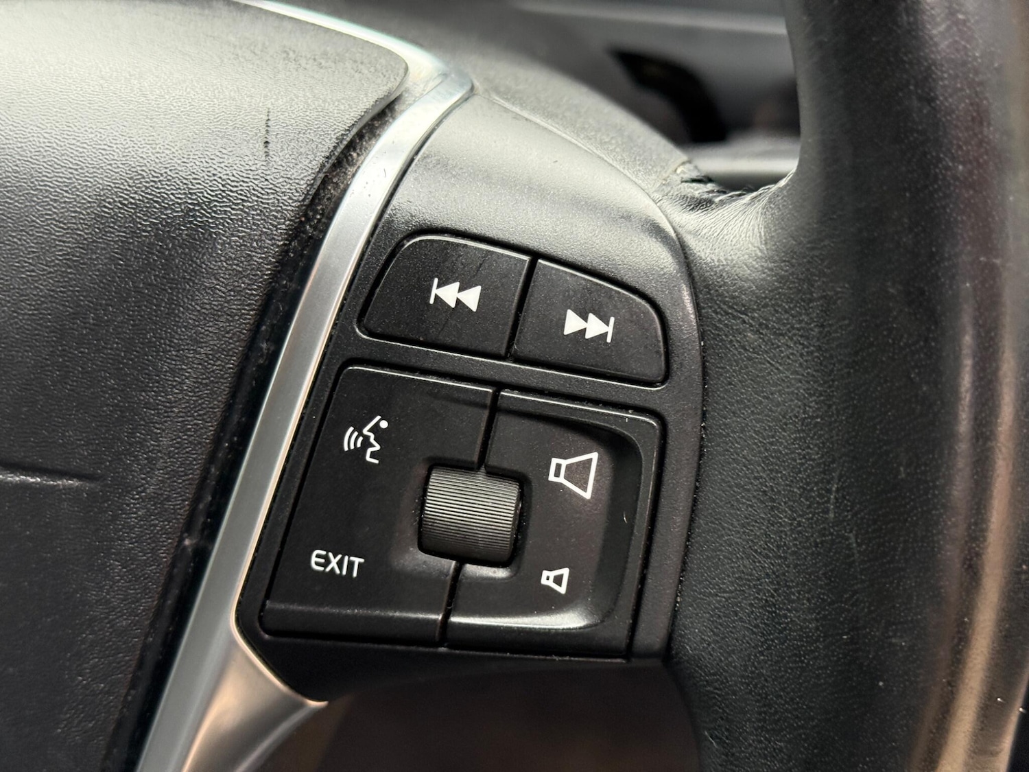 Used Volvo V60 2012 for sale - 77775297: Photo 41