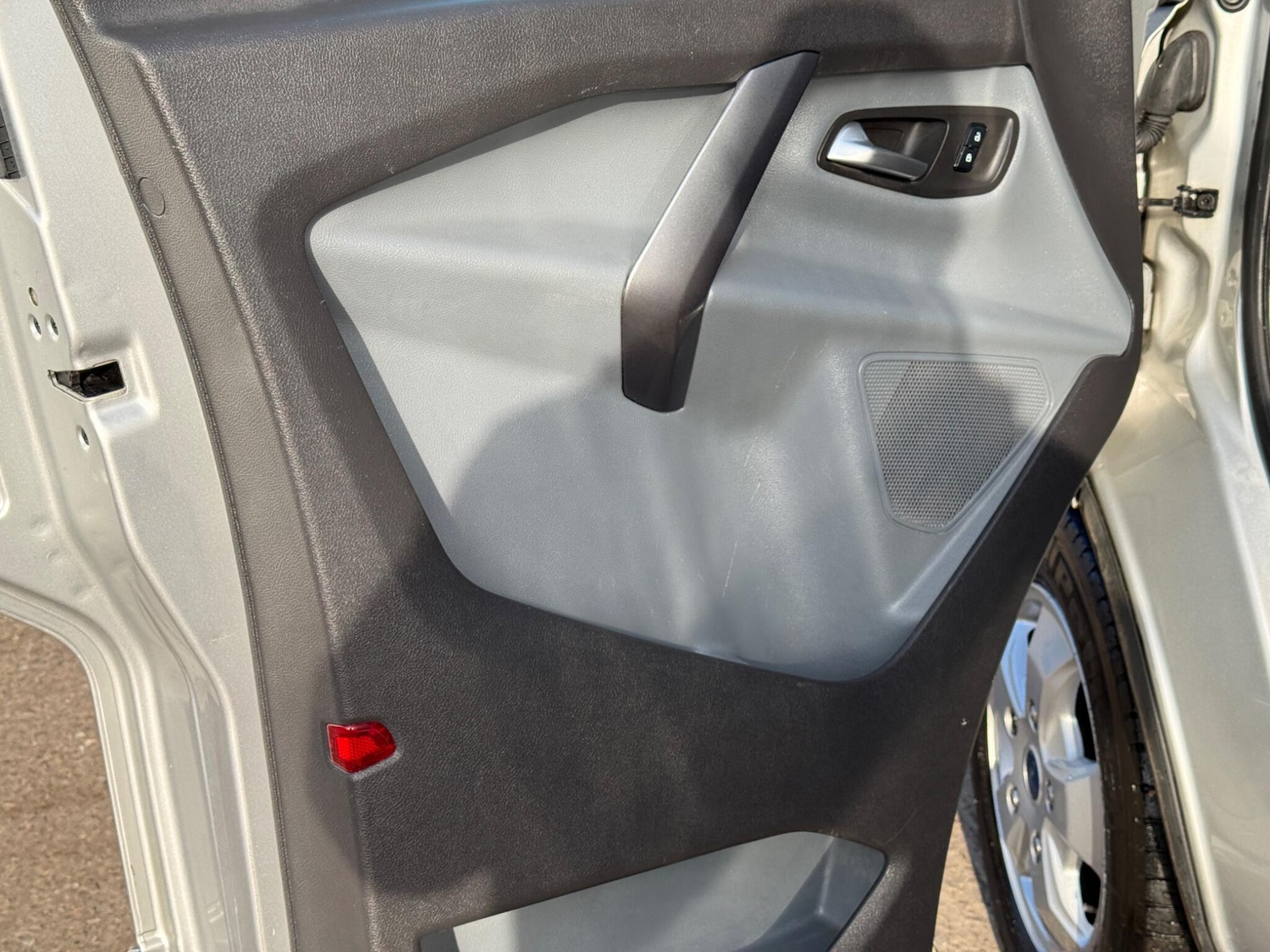 Used Ford Transit Custom 2017 for sale - 77730041: Photo 28