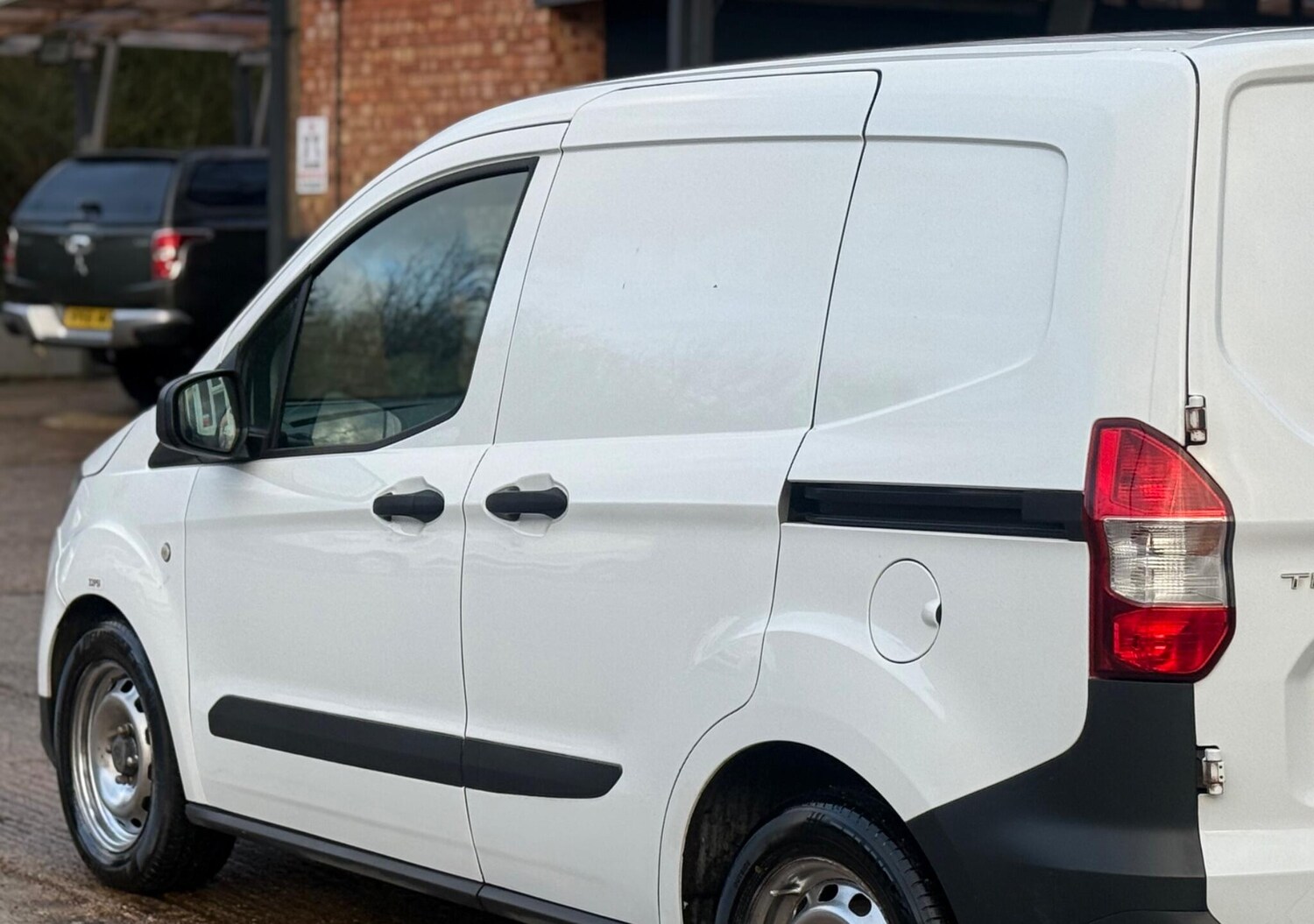 Used Ford Transit Courier 2020 for sale - 77355193: Photo 31