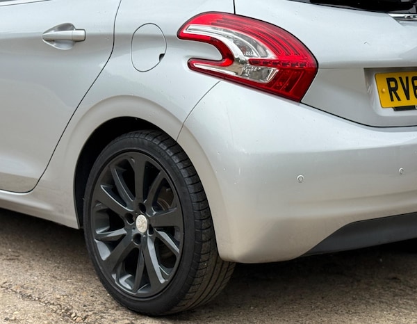 Used Peugeot 208 2012 for sale - 75244721: Photo 25
