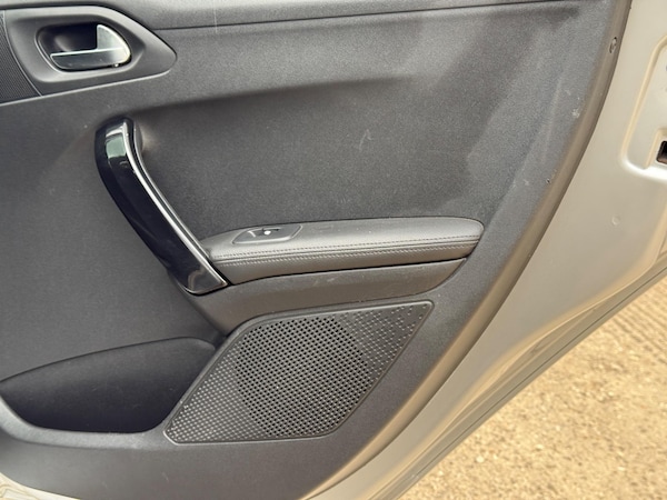 Used Peugeot 208 2012 for sale - 75244721: Photo 38