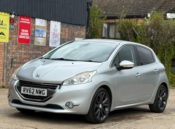 Used Peugeot 208 2012 for sale - 75244721: Photo 5