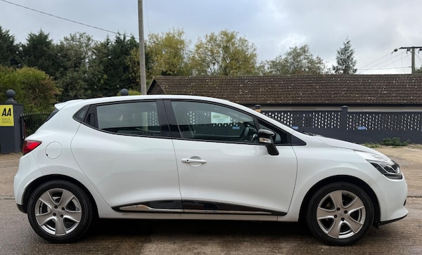 Used Renault Clio 2014 for sale - 76253181: Photo 12