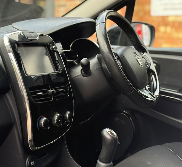 Used Renault Clio 2014 for sale - 76253181: Photo 16