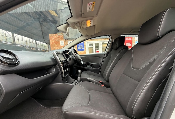 Used Renault Clio 2014 for sale - 76253181: Photo 17