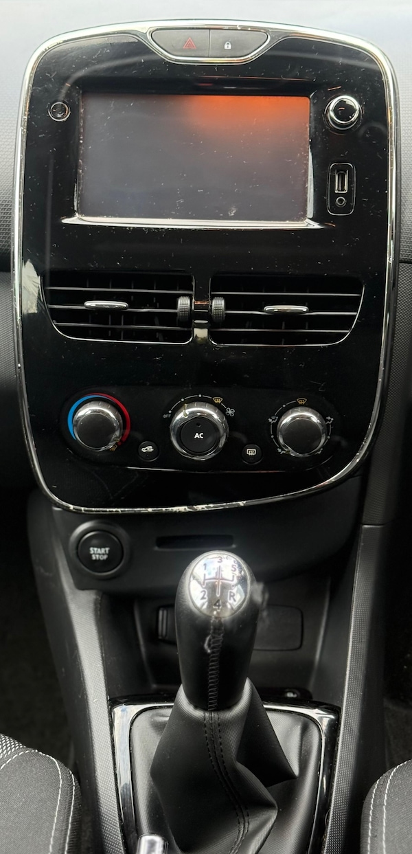 Used Renault Clio 2014 for sale - 76253181: Photo 24