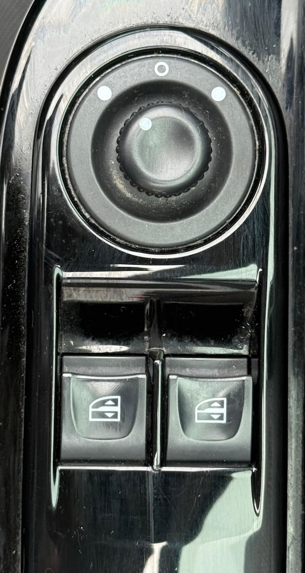 Used Renault Clio 2014 for sale - 76253181: Photo 38
