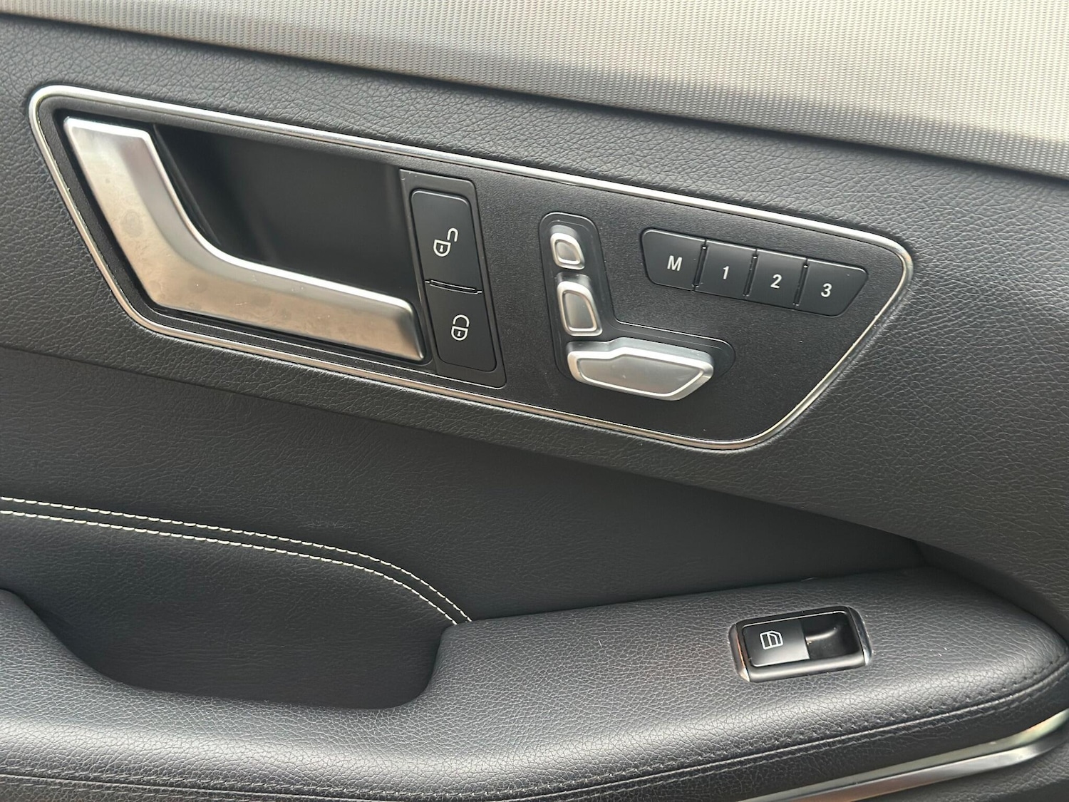 Used Mercedes-Benz E Class 2013 for sale - 76985685: Photo 17