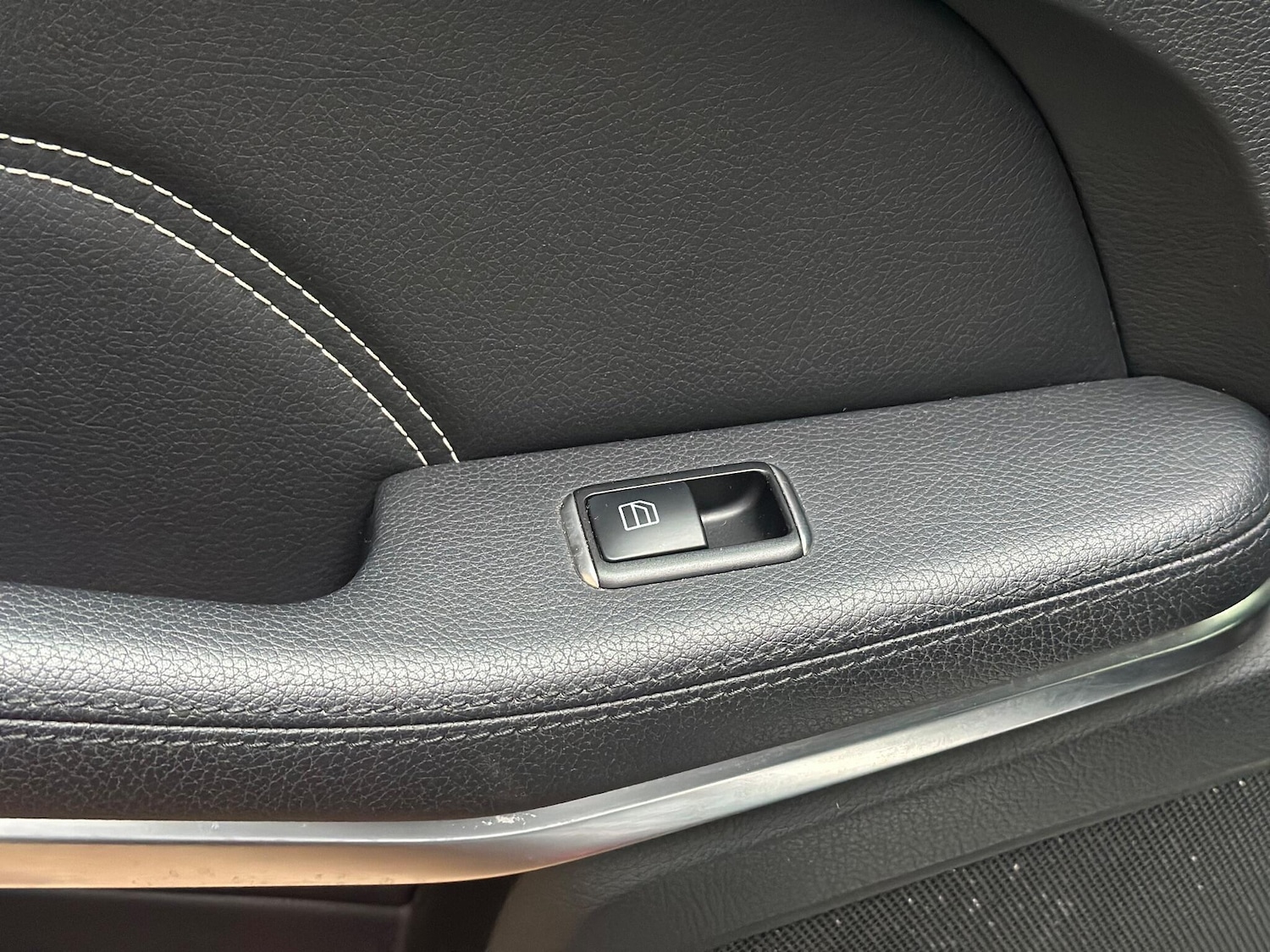 Used Mercedes-Benz E Class 2013 for sale - 76985685: Photo 21