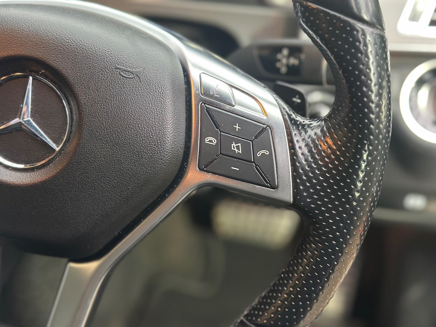 Used Mercedes-Benz E Class 2013 for sale - 76985685: Photo 31