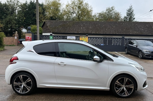 Used Peugeot 208 2015 for sale - 76273706: Photo 13