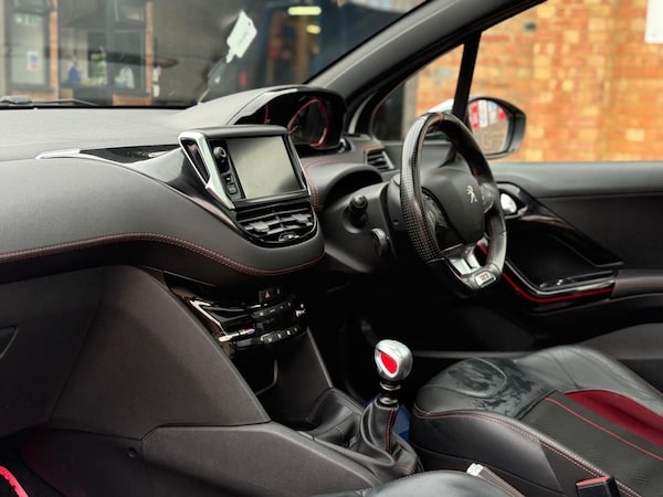 Used Peugeot 208 2015 for sale - 76273706: Photo 16