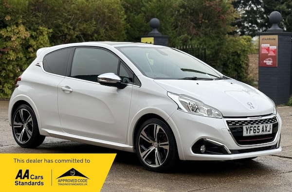 Used Peugeot 208 2015 for sale - 76273706: Photo 1