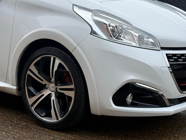 Used Peugeot 208 2015 for sale - 76273706: Photo 22
