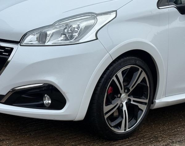 Used Peugeot 208 2015 for sale - 76273706: Photo 25