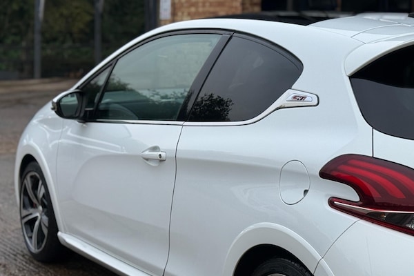 Used Peugeot 208 2015 for sale - 76273706: Photo 29