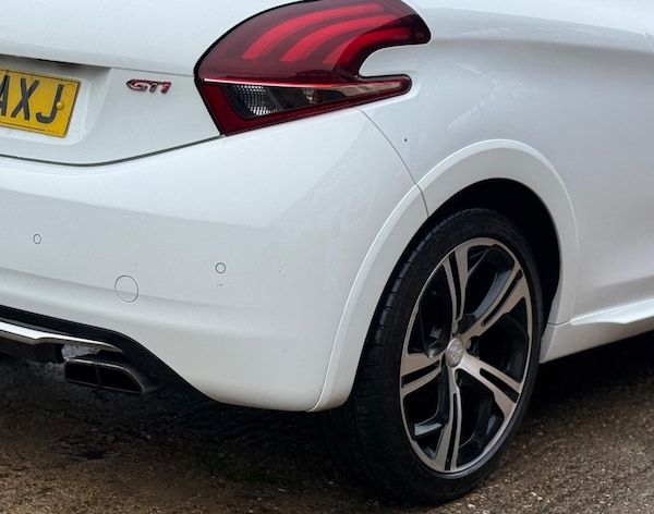 Used Peugeot 208 2015 for sale - 76273706: Photo 31