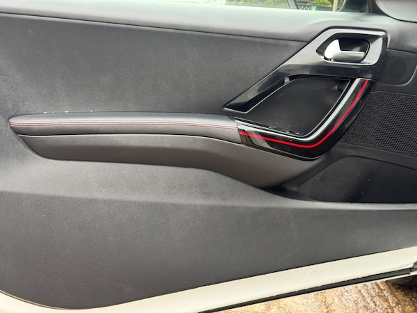 Used Peugeot 208 2015 for sale - 76273706: Photo 37