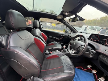 Used Peugeot 208 2015 for sale - 76273706: Photo