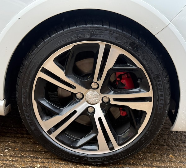 Used Peugeot 208 2015 for sale - 76273706: Photo 41
