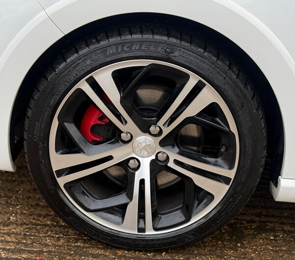Used Peugeot 208 2015 for sale - 76273706: Photo 42