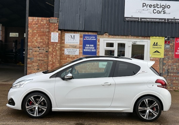 Used Peugeot 208 2015 for sale - 76273706: Photo 9