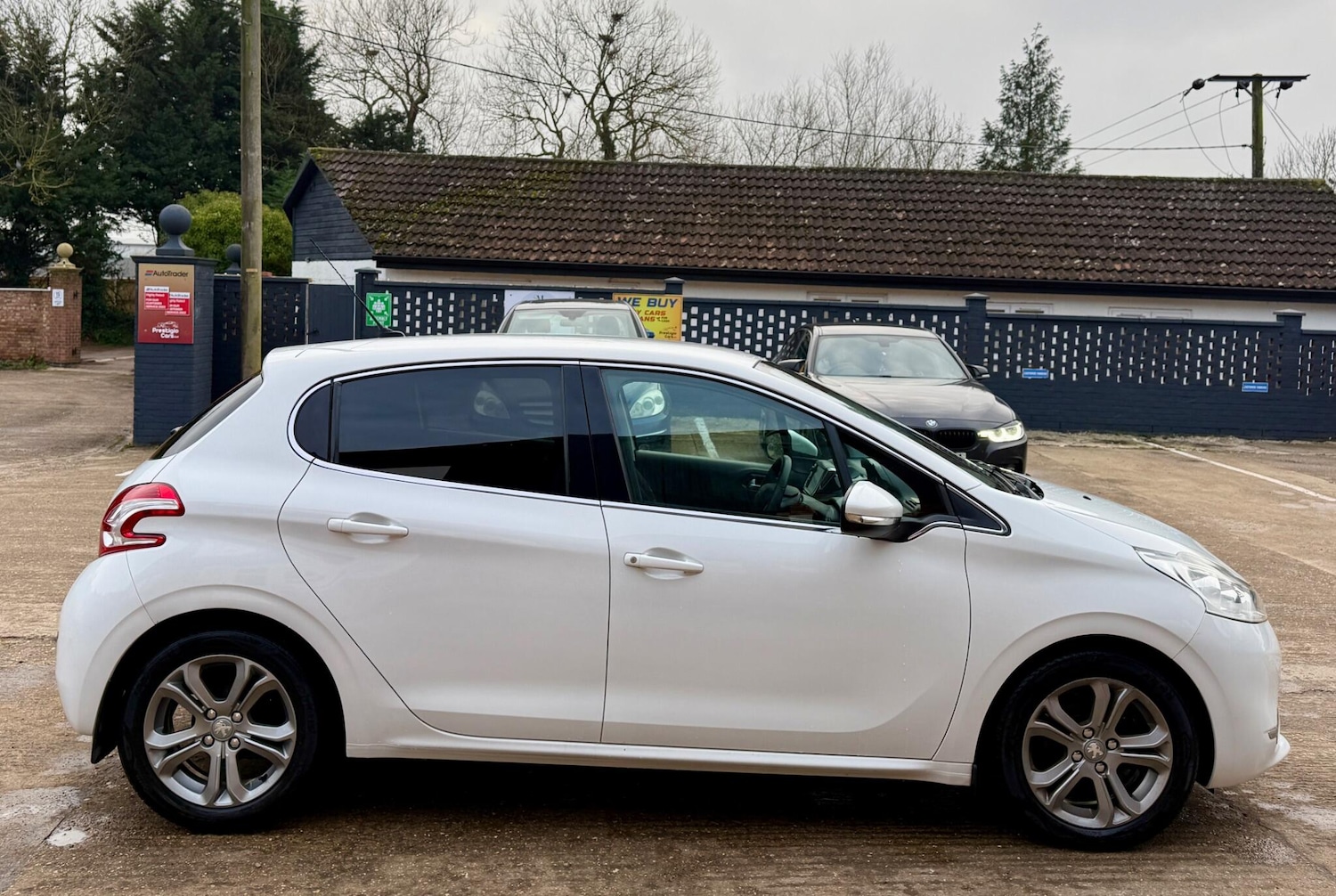 Used Peugeot 208 2015 for sale - 77327267: Photo 12
