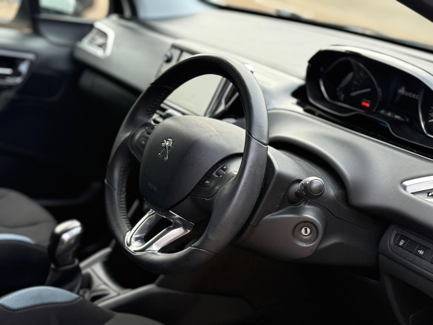 Used Peugeot 208 2015 for sale - 77327267: Photo 13