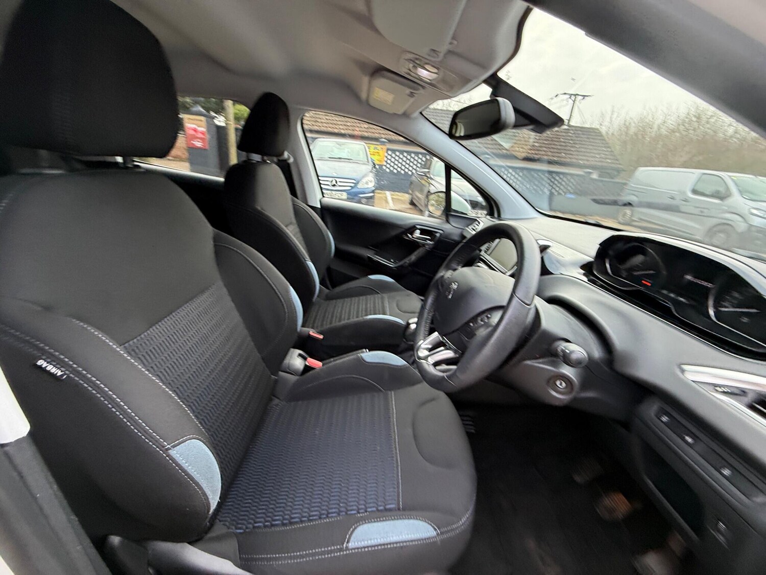 Used Peugeot 208 2015 for sale - 77327267: Photo 14