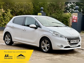 Used Peugeot 208 2015 for sale - 77327267: Photo