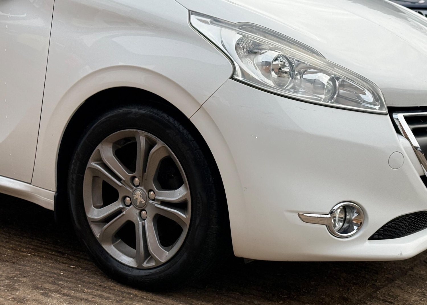 Used Peugeot 208 2015 for sale - 77327267: Photo 21