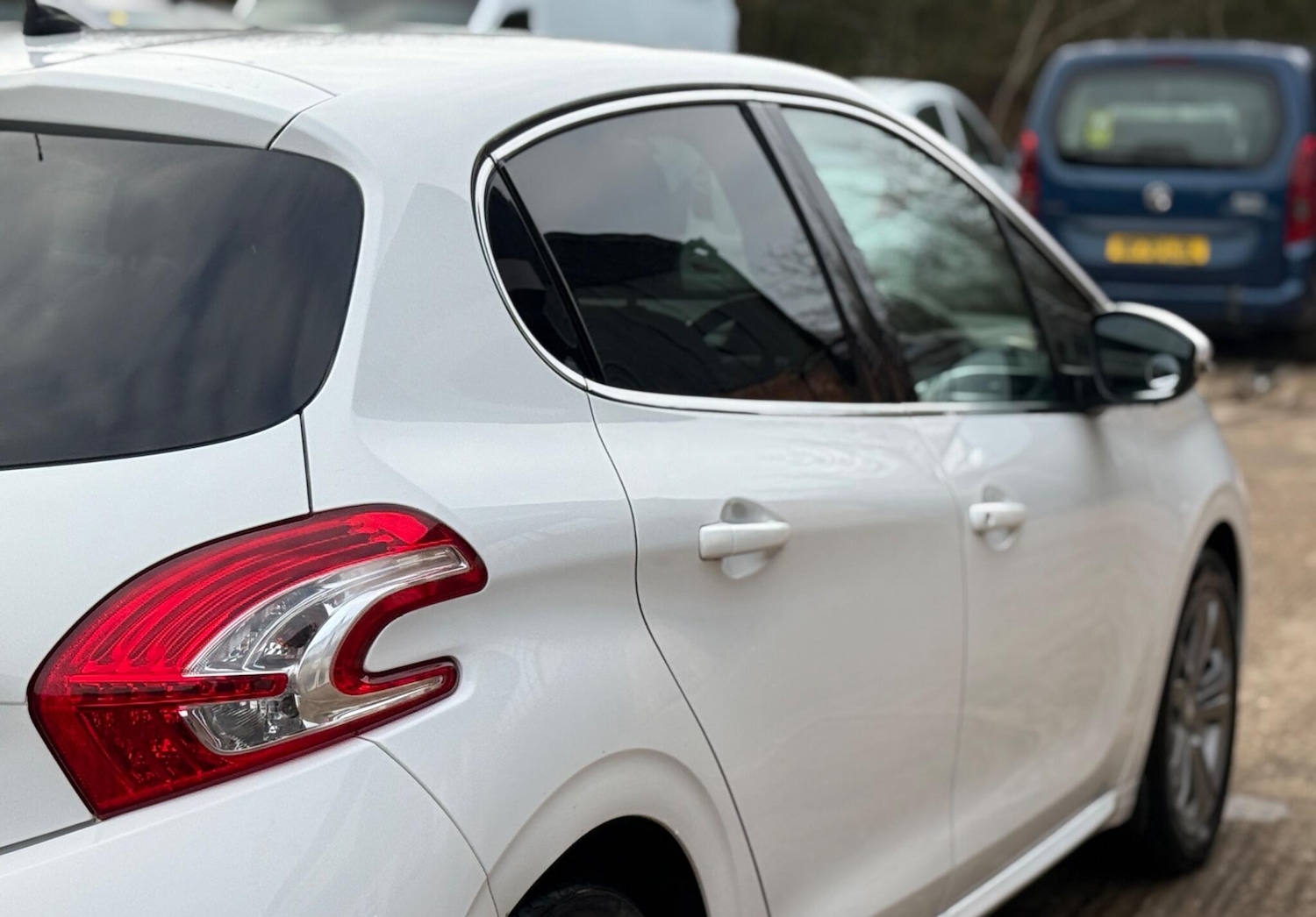 Used Peugeot 208 2015 for sale - 77327267: Photo 31
