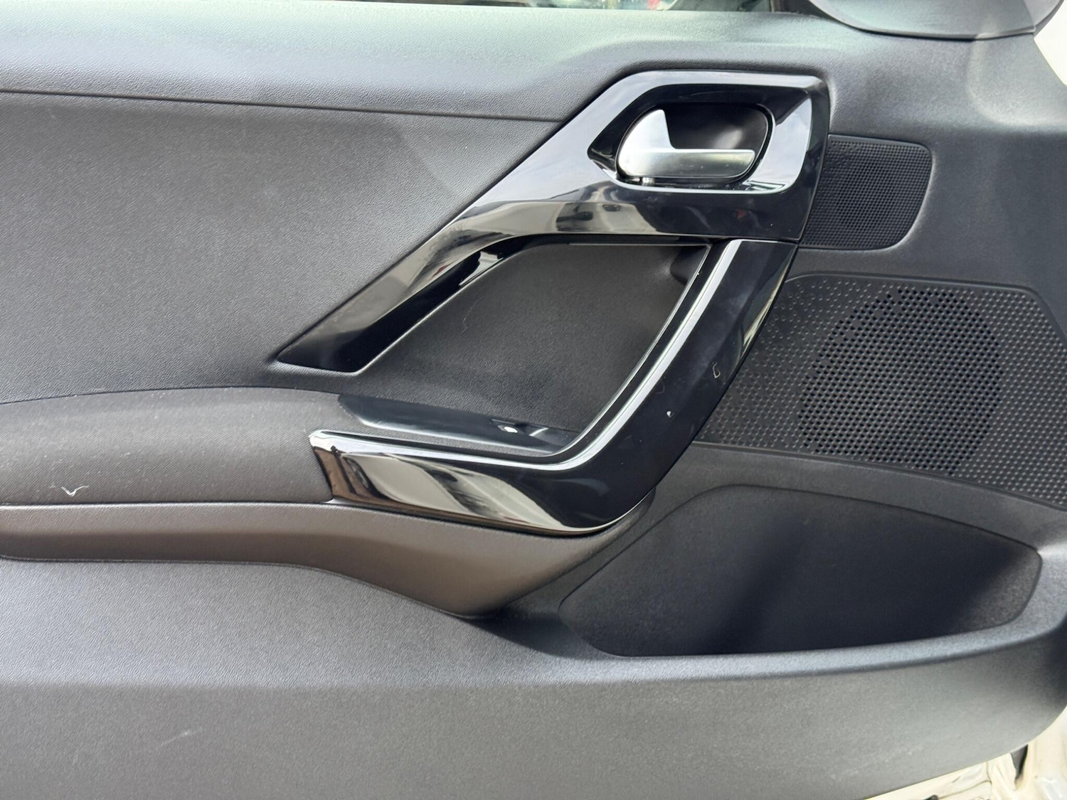 Used Peugeot 208 2015 for sale - 77327267: Photo 36