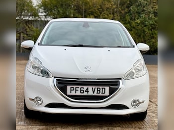 Used Peugeot 208 2015 for sale - 77327267: Photo