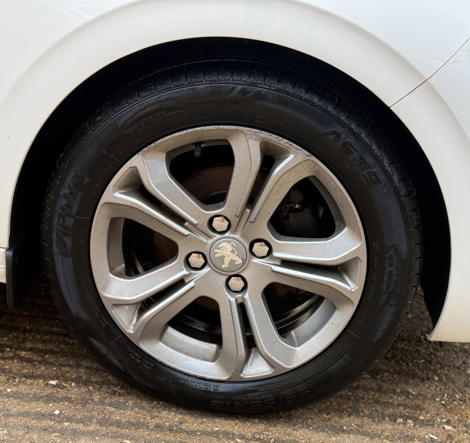 Used Peugeot 208 2015 for sale - 77327267: Photo 43