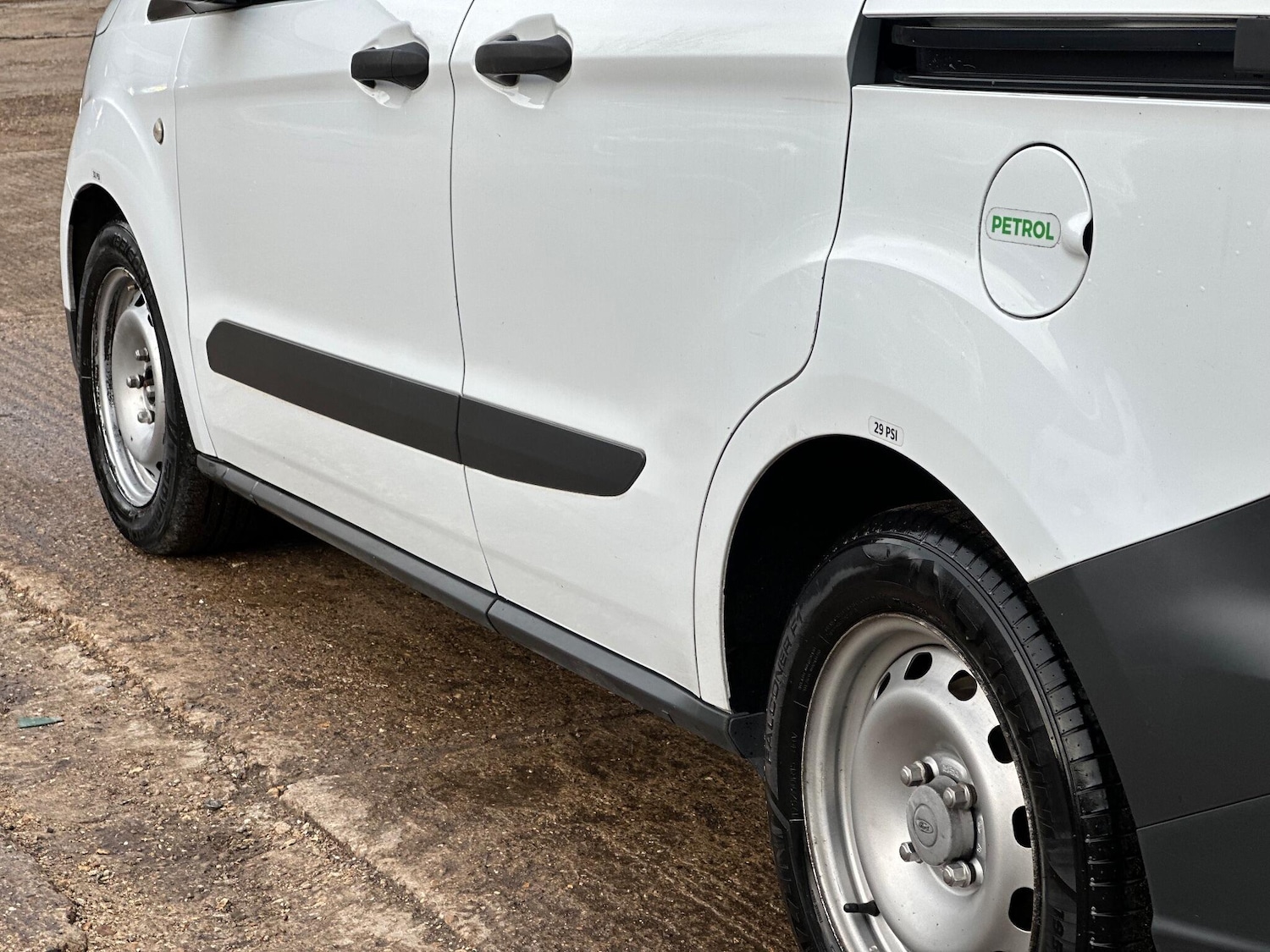 Used Ford Transit Courier 2020 for sale - 77200780: Photo 24